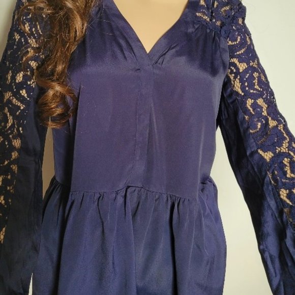 NANETTE LAPORE Navy Lace Inset Peplum Top  SZ Large - Picture 3 of 8